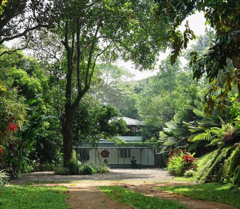 Breezy Point Villa Vagamon Exterior photo